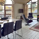 Three-bedroom In * Ebeltoft