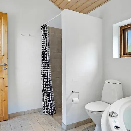 Holiday home Pet Friendly In With Kitchen