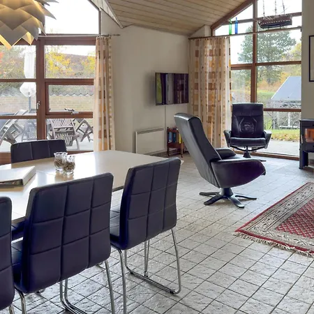 Three-bedroom In * Ebeltoft
