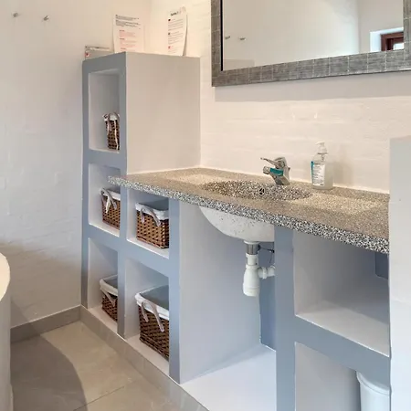 Three-bedroom In Feriehus *