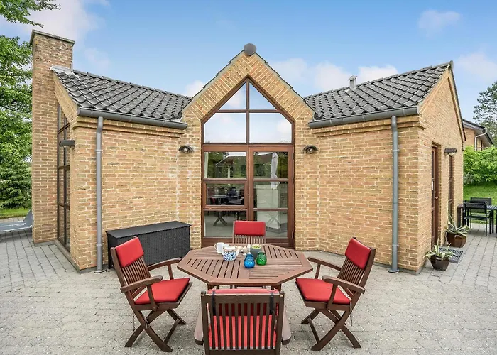 Σπίτι διακοπών Three-bedroom In *